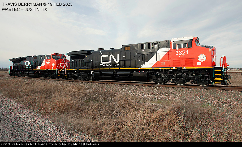 CN AC44C6M 3321 and ET44AC 3290